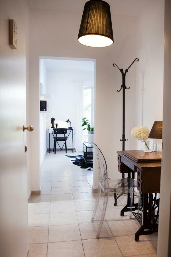 Best Located Executive Apartment In Maroussi. Athén Kültér fotó